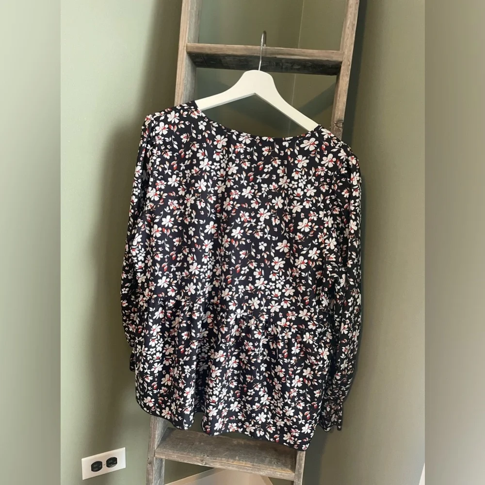 Shein Curve Floral Peplum Blouse - Picture 6 of 6